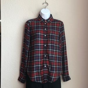 American Eagle Blue And Red Plaid Button Up Shirt